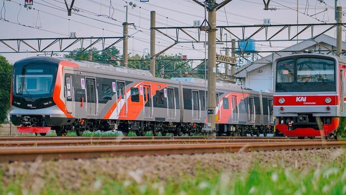 KAI Commuter Operasikan Dua Rangkaian KRL Baru CLI-125 di Lintas Bogor dan Cikarang Mulai Hari Ini