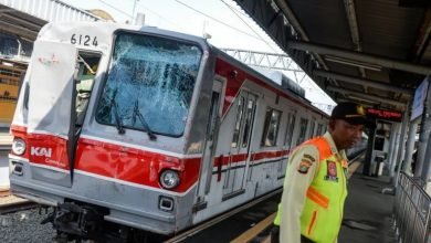 KRL Tangerang Tabrak Truk di Perlintasan, Masinis dan Dua Pengendara Motor Luka-Luka