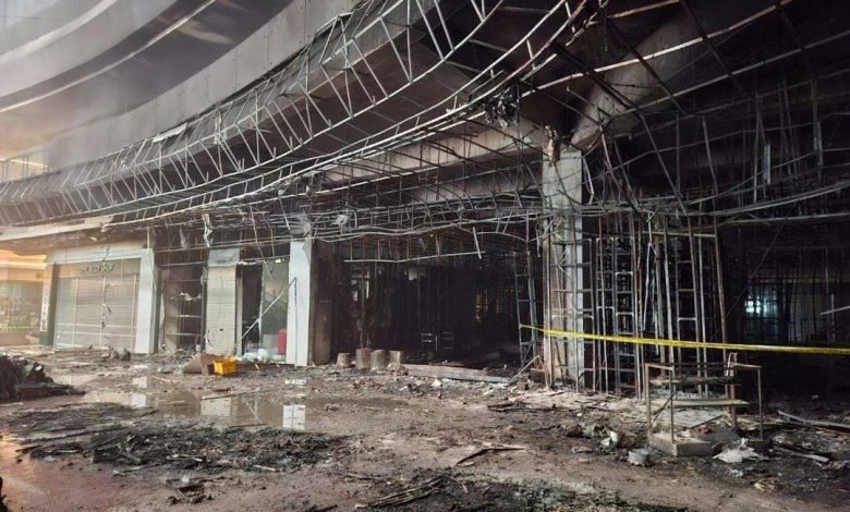 Kebakaran Hebat di Big Mall Samarinda, 7 Stan Terbakar dan 7 Orang Dirawat Akibat Asap