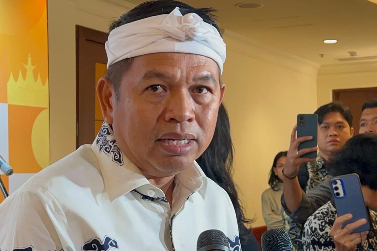 Gubernur Jabar Soroti Kerusakan Parah Jalan Parung Panjang akibat Distribusi Material ke Jakarta dan Tangerang