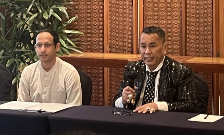 Nadiem Makarim Klarifikasi Dugaan Korupsi Chromebook, Didampingi Hotman Paris: “Tidak Ditujukan untuk Daerah 3T”