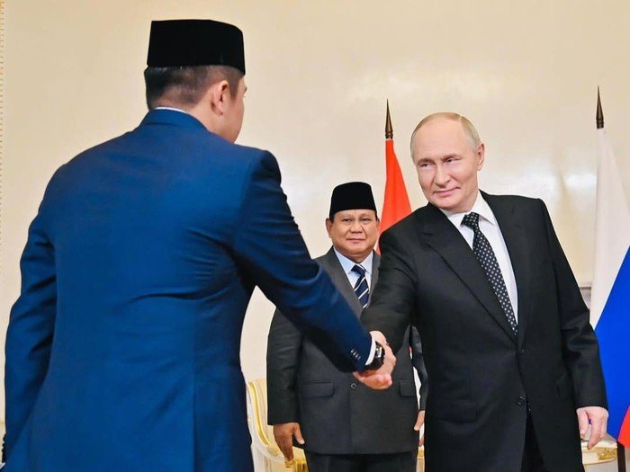Momen Kedua Teddy Indra Wijaya Bertemu Vladimir Putin, Tegaskan Hubungan RI-Rusia yang Menguat