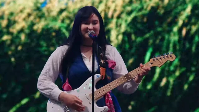 Stephanie Poetri Umumkan Telah Menikah di Panggung Head in the Clouds Los Angeles