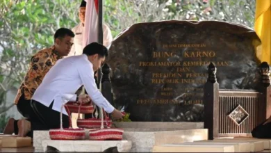 Gibran Rakabuming dan Khofifah Ziarah ke Makam Bung Karno, Teguhkan Semangat Nasionalisme di Bulan Bung Karno
