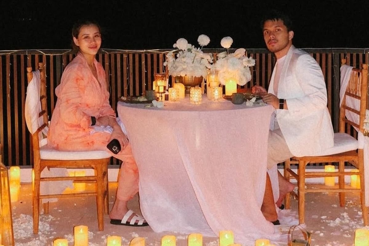 Thariq Halilintar Beri Kejutan Mobil Mewah untuk Aaliyah Massaid di Anniversary Pernikahan Pertama