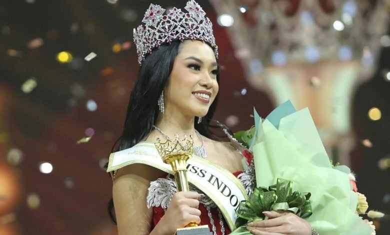 Audrey Bianca Dinobatkan Sebagai Miss Indonesia 2025, Kenakan Mahkota Sakral Bertema Batik Kawung