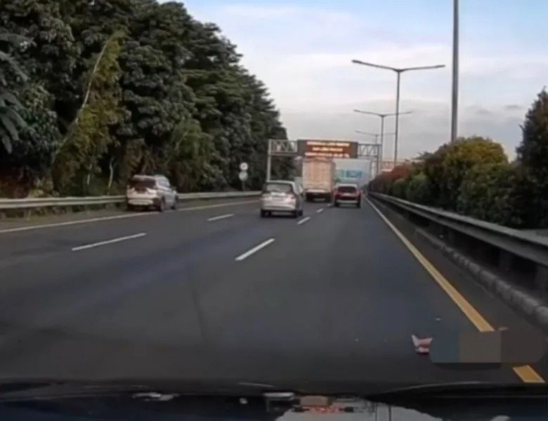 Balita Jatuh dari Bus Bertulisan Mabes AD di Tol JORR Joglo, Polisi Lakukan Penyelidikan