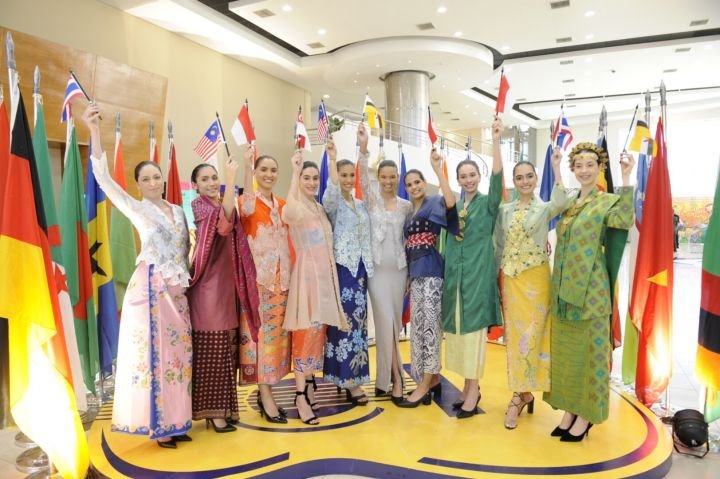 Hari Kebaya Nasional: Merayakan Keanggunan dan Warisan Budaya Perempuan Indonesia