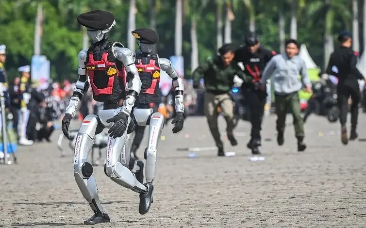Polri Pamerkan 25 Robot Canggih di HUT Bhayangkara ke-79, Gandeng PT SARI Teknologi untuk Modernisasi Keamanan