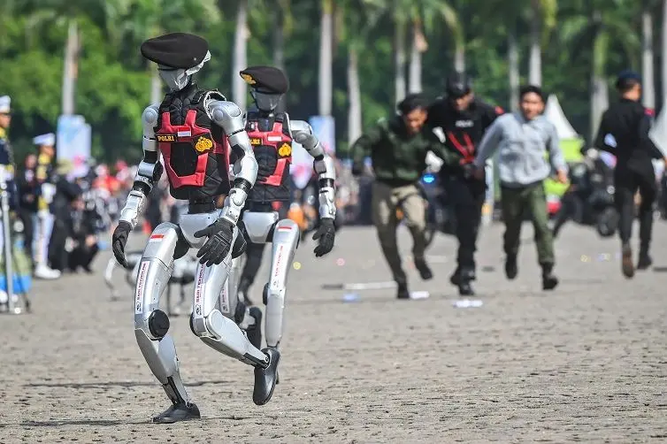 Polri Pamerkan 25 Robot Canggih di HUT Bhayangkara ke-79, Gandeng PT SARI Teknologi untuk Modernisasi Keamanan