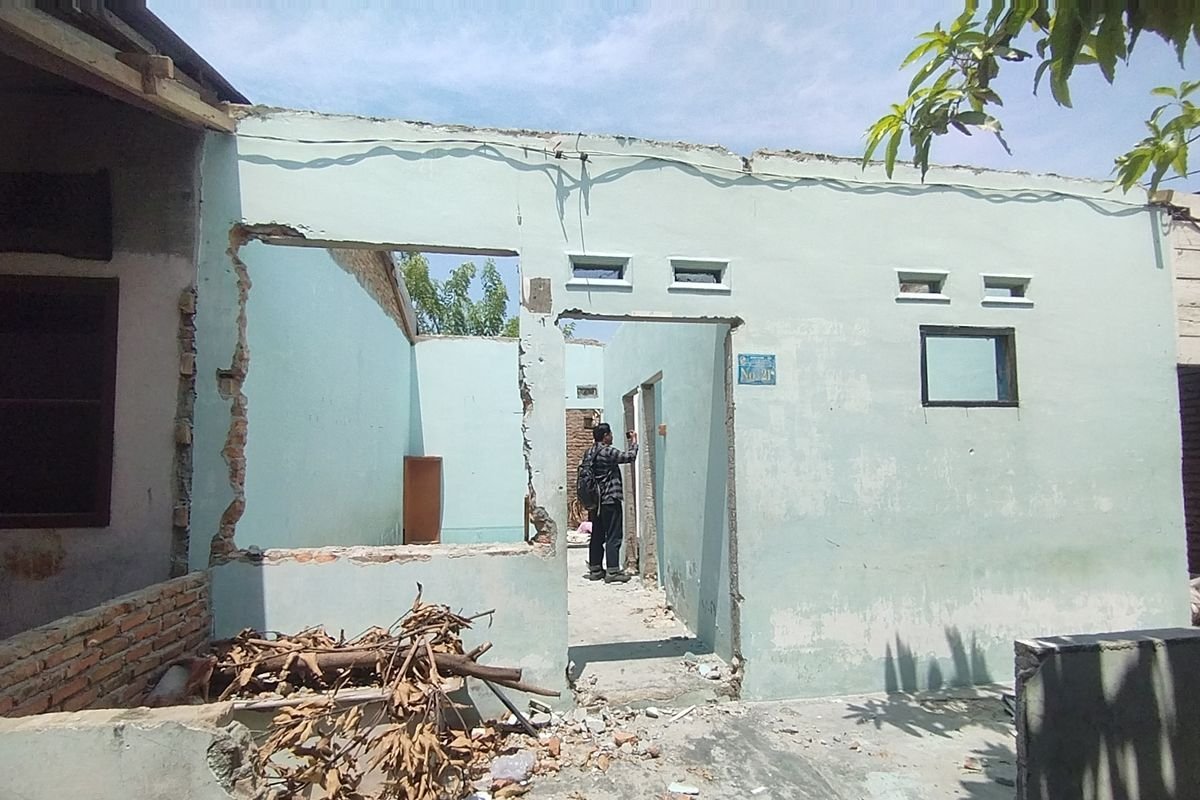 Rumah di Deli Serdang Dibongkar Penyewa Saat Pemilik Berduka, Pintu hingga Atap Raib
