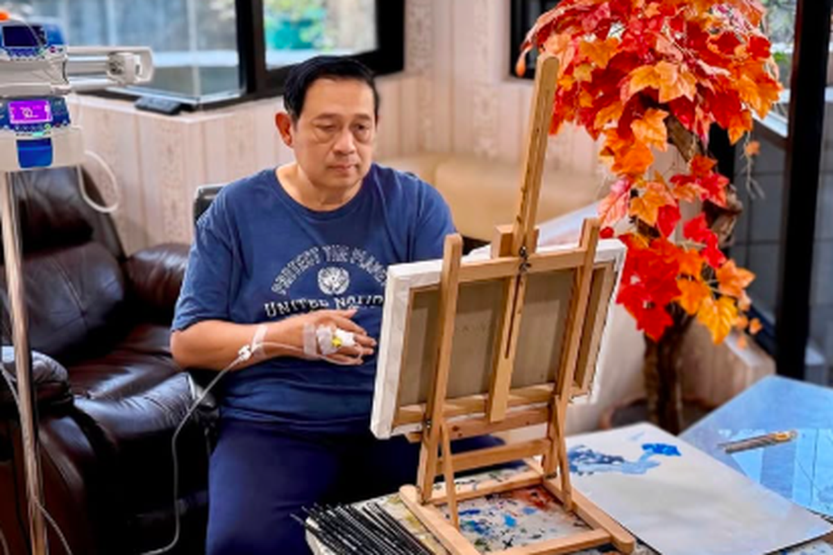 SBY Dirawat di RSPAD, Tetap Semangat Melukis Meski Tangan Diinfus