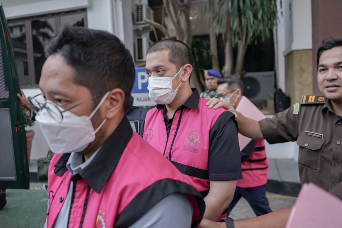 Skandal Korupsi Minyak Rp 285 Triliun: Riza Chalid dan Anak Jadi Tersangka, Ini Peran Mereka