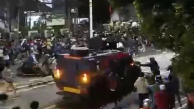 Driver Ojol Tewas Terlindas Rantis Brimob Saat Demo Ricuh di DPR