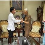 Gibran Rakabuming Bersilaturahmi ke Try Sutrisno, Sampaikan Undangan HUT ke-80 RI