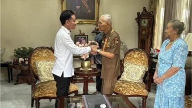 Gibran Rakabuming Bersilaturahmi ke Try Sutrisno, Sampaikan Undangan HUT ke-80 RI