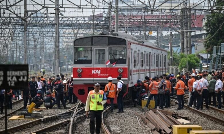 KRL Bogor–Jakarta Kota Kembali Normal Usai Anjlok di Stasiun Jakarta Kota, KAI Commuter Minta Maaf