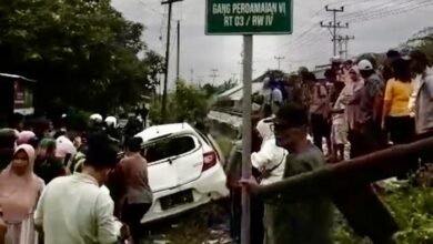 Minibus Tertabrak Kereta di Padang, 2 Siswa SMA Tewas Termasuk Anak Kapolres Solok