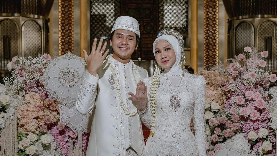 Arbani Yasiz Resmi Nikahi Raissa Ramadhani di Masjid Istiqlal, Ungkap Doa Romantis "Bismillah till Jannah"
