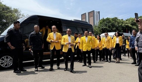 Bahlil Lahadalia dan Pengurus Golkar Temui Presiden Prabowo di Istana Negara