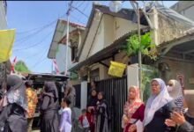 Suasana Haru Selimuti Rumah Duka Mpok Alpa di Ciganjur, Sejumlah Artis Hadir Melayat