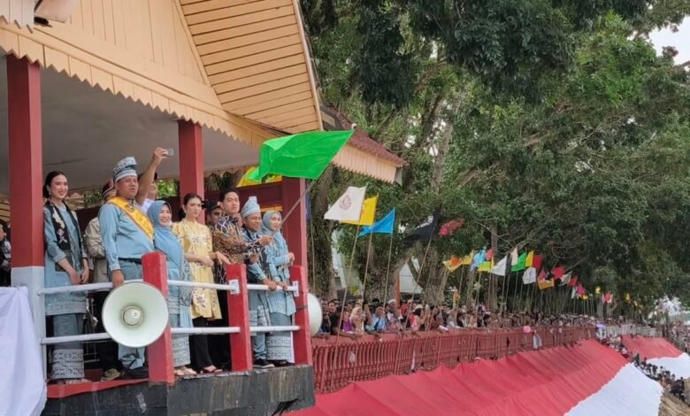 Wapres Gibran Rakabuming Buka Festival Pacu Jalur 2025 di Kuantan Singingi
