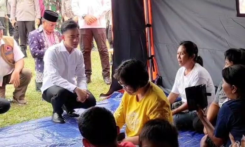 Wapres Gibran Tinjau Korban Gempa Poso, Tekankan Anak-Anak Tetap Bersekolah