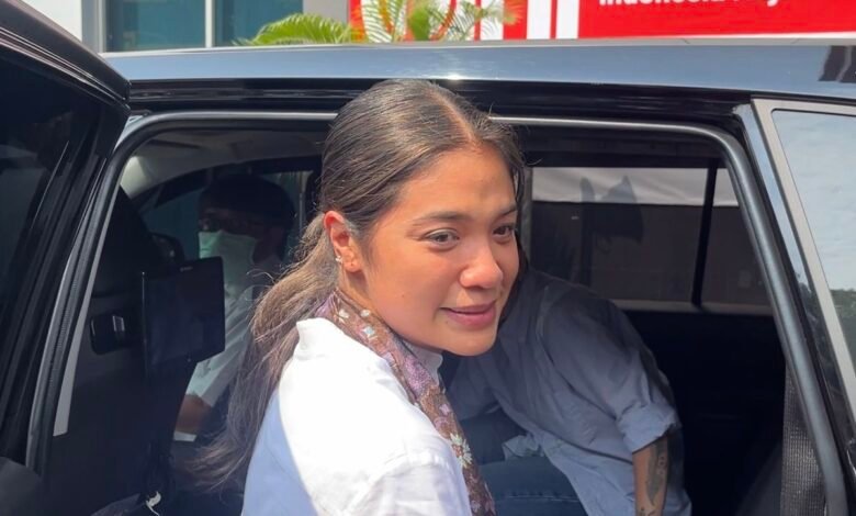 Istri Nadiem Makarim, Franka Franklin, Jenguk Suami di Rutan Salemba