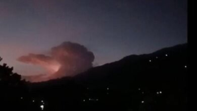 Fenomena Kilatan Petir di Gunung Guntur dan Papandayan Bukan Erupsi, Ini Penjelasan BPBD