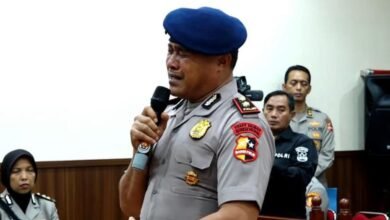 Tangis Kompol Cosmas Usai Dipecat Polri, Akui Tak Ada Niat Celakai Ojol