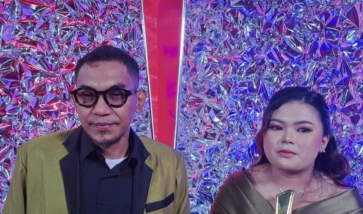 Sherly dan Aji Terima Penghargaan untuk Mpok Alpa di Insert 22nd Anniversary