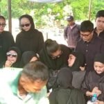 Olla Ramlan Ungkap Kesedihan Mendalam Usai Ibunda Meninggal Dunia, Sempat Pingsan di Pemakaman