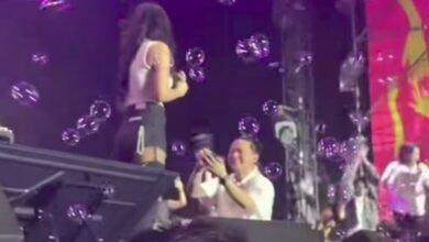 Erika Carlina Dilamar DJ Bravy di Atas Panggung Synchronize Fest 2025, Ribuan Penonton Jadi Saksi