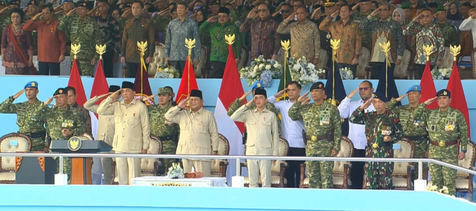 Presiden Prabowo Subianto Pimpin Upacara HUT ke-80 TNI di Monas, Disambut Antusias Rakyat