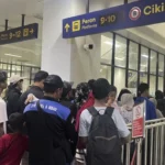 Kepadatan Penumpang di Stasiun Manggarai Imbas Warga Menuju Monas Rayakan HUT ke-80 TNI