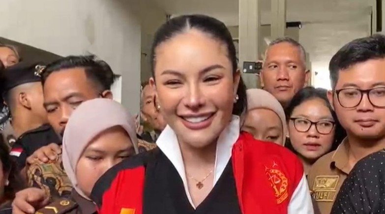 Nikita Mirzani Dituntut 11 Tahun Penjara dan Denda Rp2 Miliar dalam Kasus Pemerasan dan TPPU
