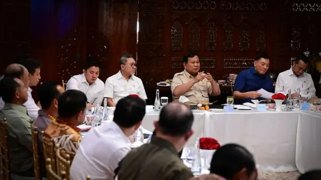 Prabowo Gelar Rapat di Kertanegara, Bahas MBG hingga Ponpes Ambruk