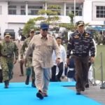 Presiden Prabowo Saksikan Parade Kapal Perang TNI AL HUT ke-80 di Teluk Jakarta