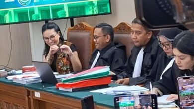 Sidang Nikita Mirzani Memanas, Cekikikan hingga Joget Caesar di Ruang Sidang