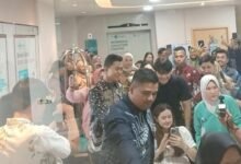 Billy Syahputra dan Vika Kolesnaya Pulang dari RS, Bayi Pertama Disambut Hadiah Mobil Mewah