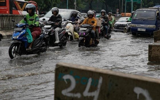 Tiga Ruas Jalan di Jakarta Terendam Banjir akibat Curah Hujan Tinggi