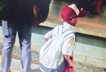 Siswa SD Viral yang Berangkat Sekolah Subuh-Subuh Naik KRL dari Tangerang ke Klender