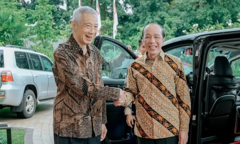 Jokowi Bertemu Eks Perdana Menteri Lee Hsien Loong di Singapura