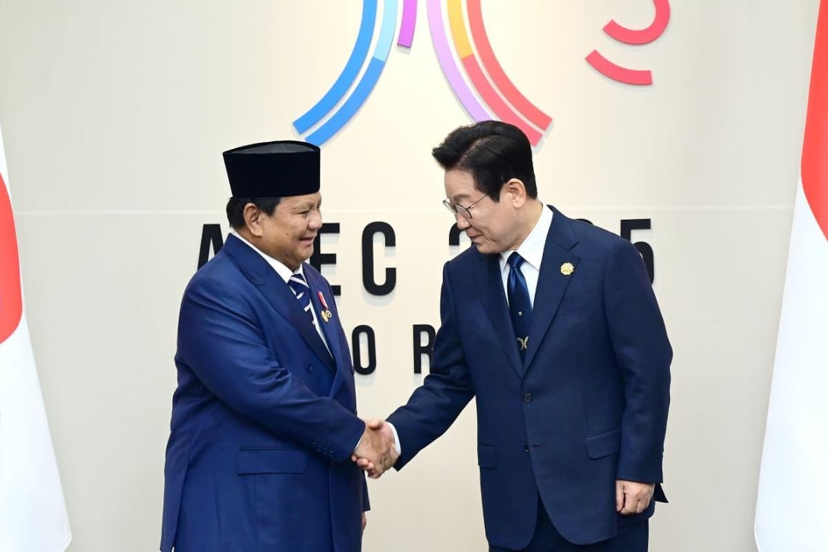 Presiden Prabowo dan Presiden Korea Selatan Lee Jae Myung Bahas Kerja Sama Strategis di KTT APEC 2025 Gyeongju