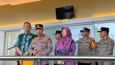 Kapolri Jenderal Listyo Sigit Jenguk Korban Ledakan SMAN 72 Jakarta, Polisi Telusuri Penyebab Ledakan