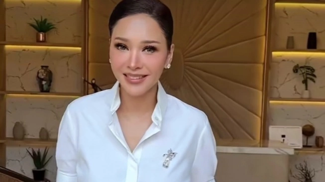 Maia Estianty Nostalgia Dapat Baju Bekas Branded dari Krisdayanti