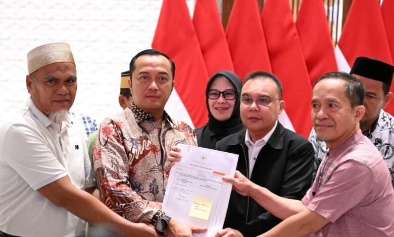 Presiden Prabowo Beri Rehabilitasi kepada Dua Guru SMA di Luwu Utara