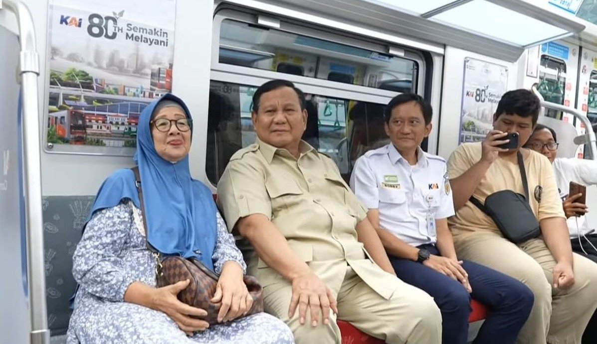 Presiden Prabowo Naik KRL dari Manggarai ke Tanah Abang, Resmikan Stasiun Hasil Revitalisasi