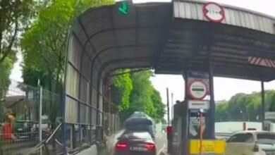 Pengemudi Mobil Mewah yang Terobos Gerbang Tol Simatupang, Polisi: Mengalami Depresi dan Tak Ditilang