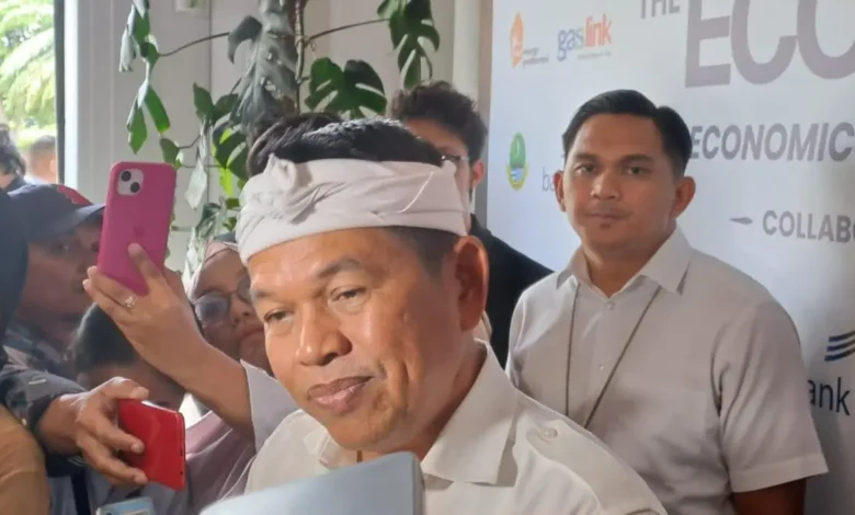 Gubernur Jabar Dedi Mulyadi Terbang ke Sumatra Salurkan Bantuan Rp7 Miliar untuk Korban Bencana